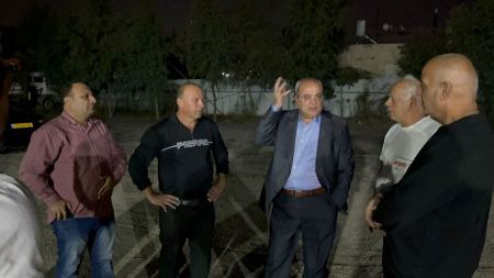 الطيبي يلتقي اصحاب الاراضي المتضررين من التفافي ٤٤٤